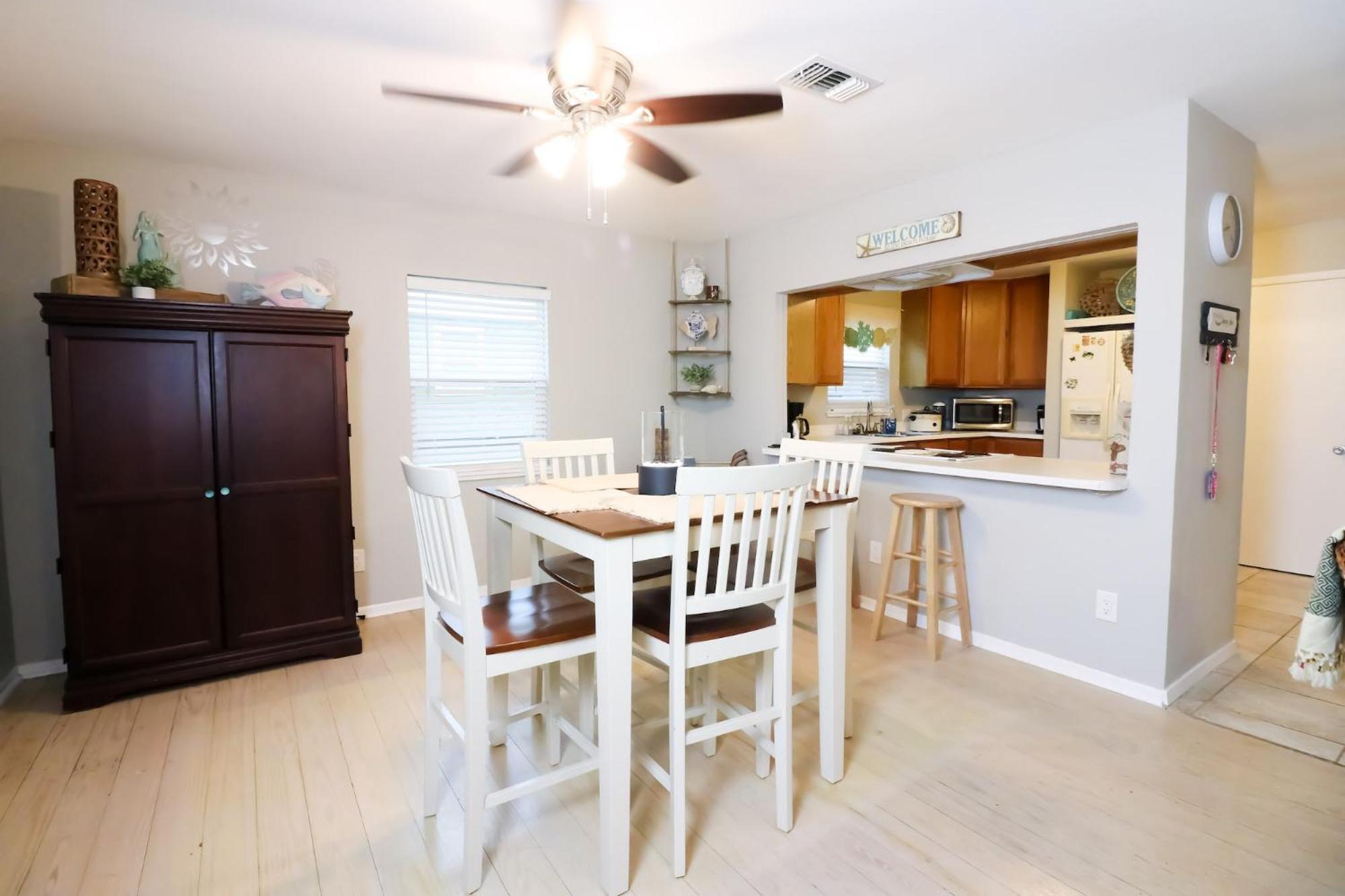 Sunny Daze Walk To Beach 2 Decks Pet Friendly Has A Mini Bar Galveston Esterno foto