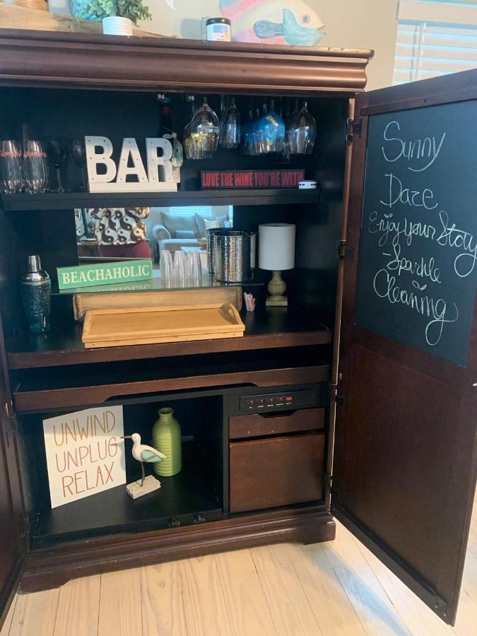 Sunny Daze Walk To Beach 2 Decks Pet Friendly Has A Mini Bar Galveston Esterno foto
