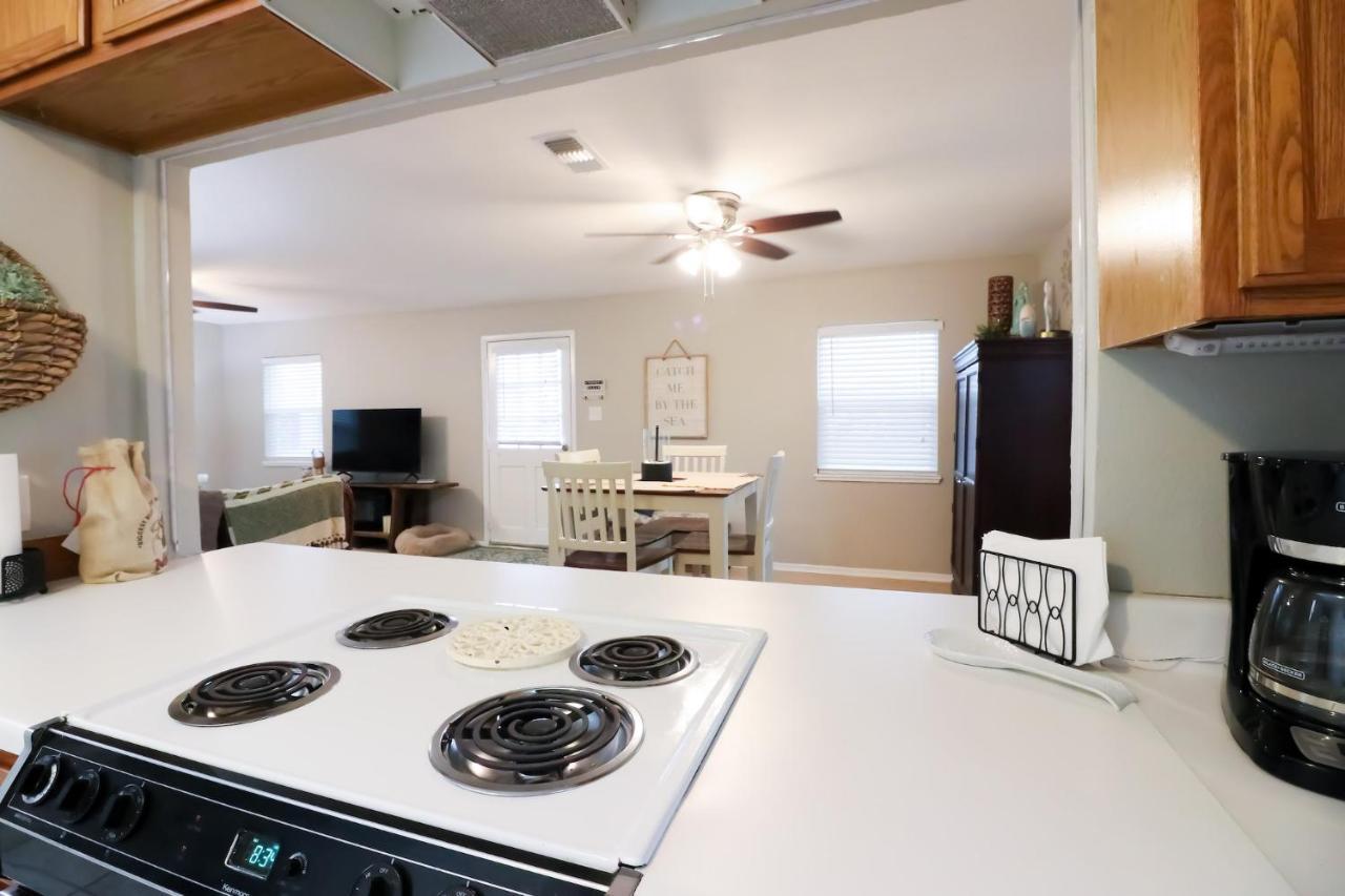 Sunny Daze Walk To Beach 2 Decks Pet Friendly Has A Mini Bar Galveston Esterno foto
