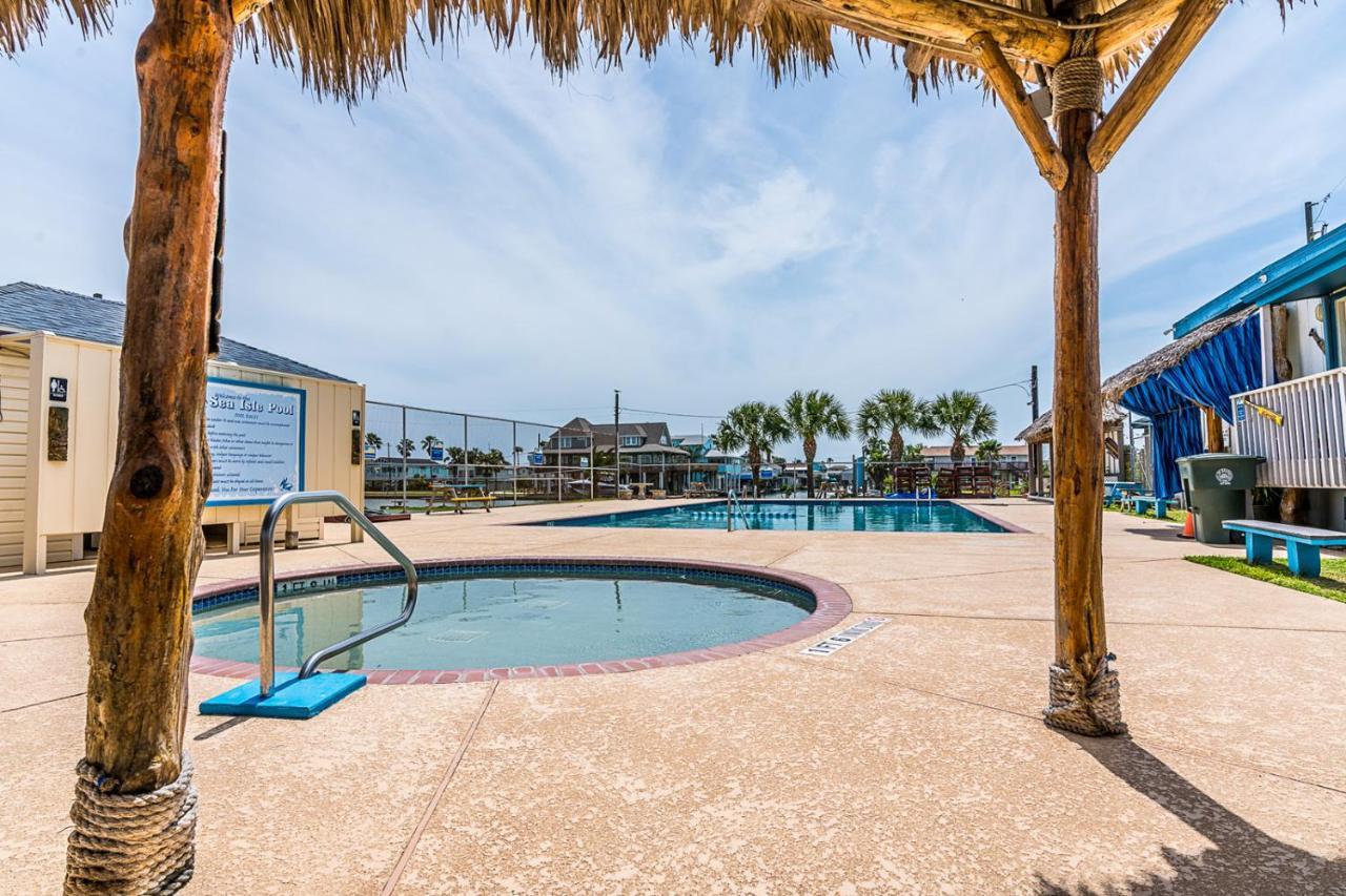 Sunny Daze Walk To Beach 2 Decks Pet Friendly Has A Mini Bar Galveston Esterno foto